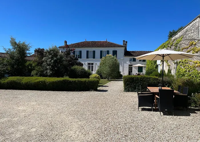 Holiday home 1854 Chassors